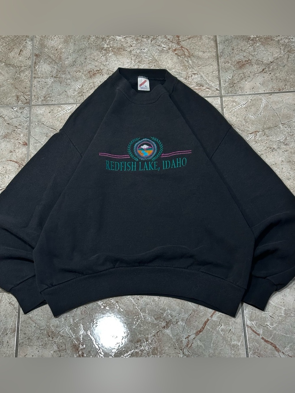 90s Redfish Lake Idaho Embroidered Crewneck Sweatshirt Jerzees Made in USA